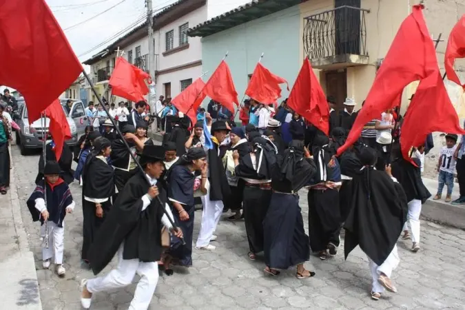 La Fiesta De Los Pendoneros En San Rafael De La Laguna Otavalo